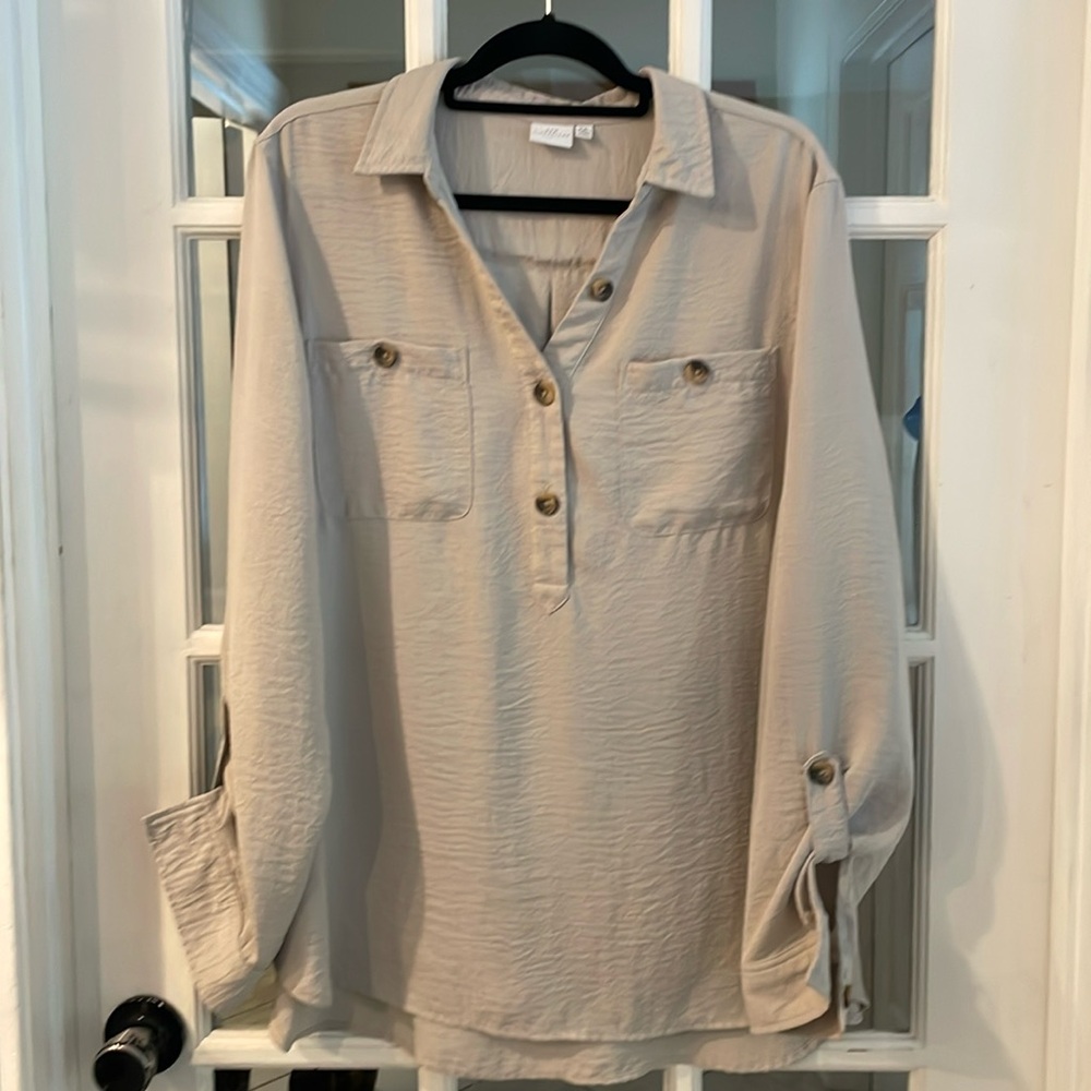 new directions Beige Button-Front Long Sleeve Blouse